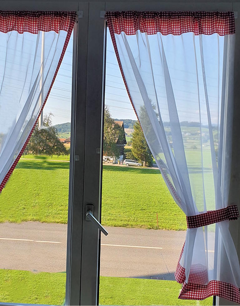 Kurzgardinen & Scheibengardinen im Landhausstil Kurzgardinen & Scheibengardinen im Landhausstil